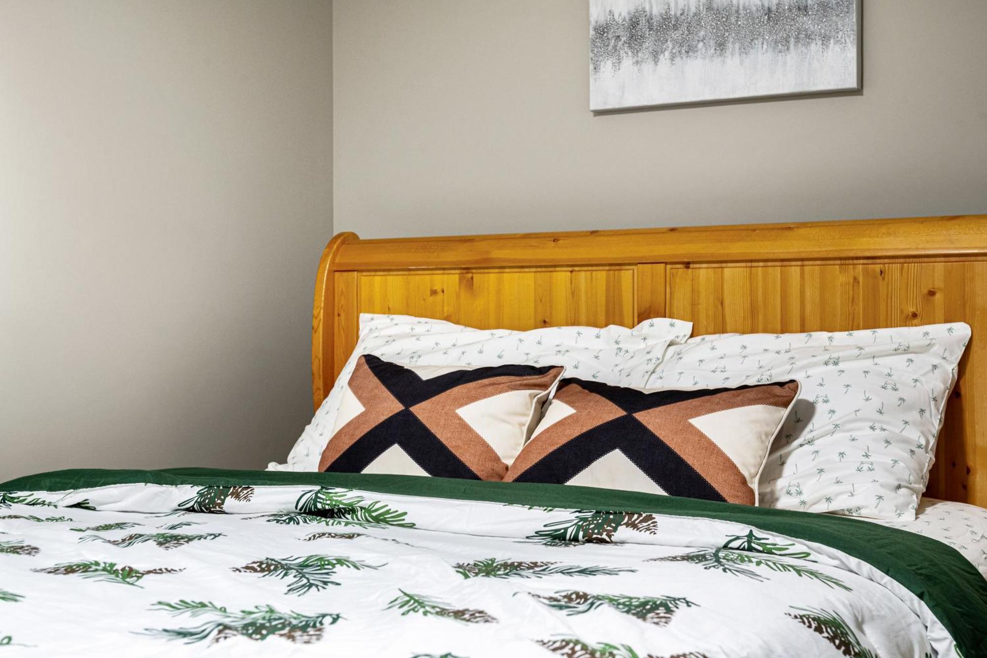 Modern 2 Bedroom Basement Suite With Laundry YYC Exterior foto